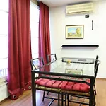 Hoja Apartments